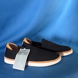 REVITALIGN Black and Tan Women’s Loafers